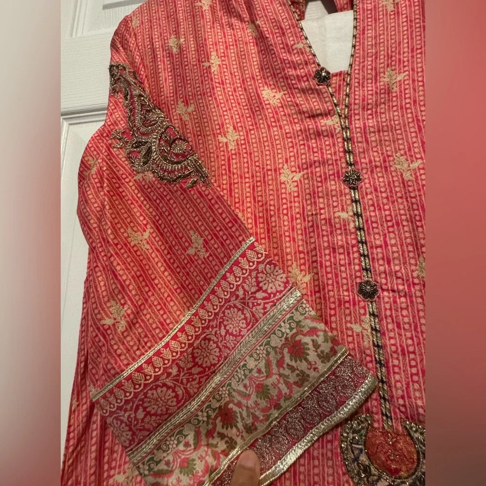 Pakistani/Indian designer wear - Picture 4 of 14